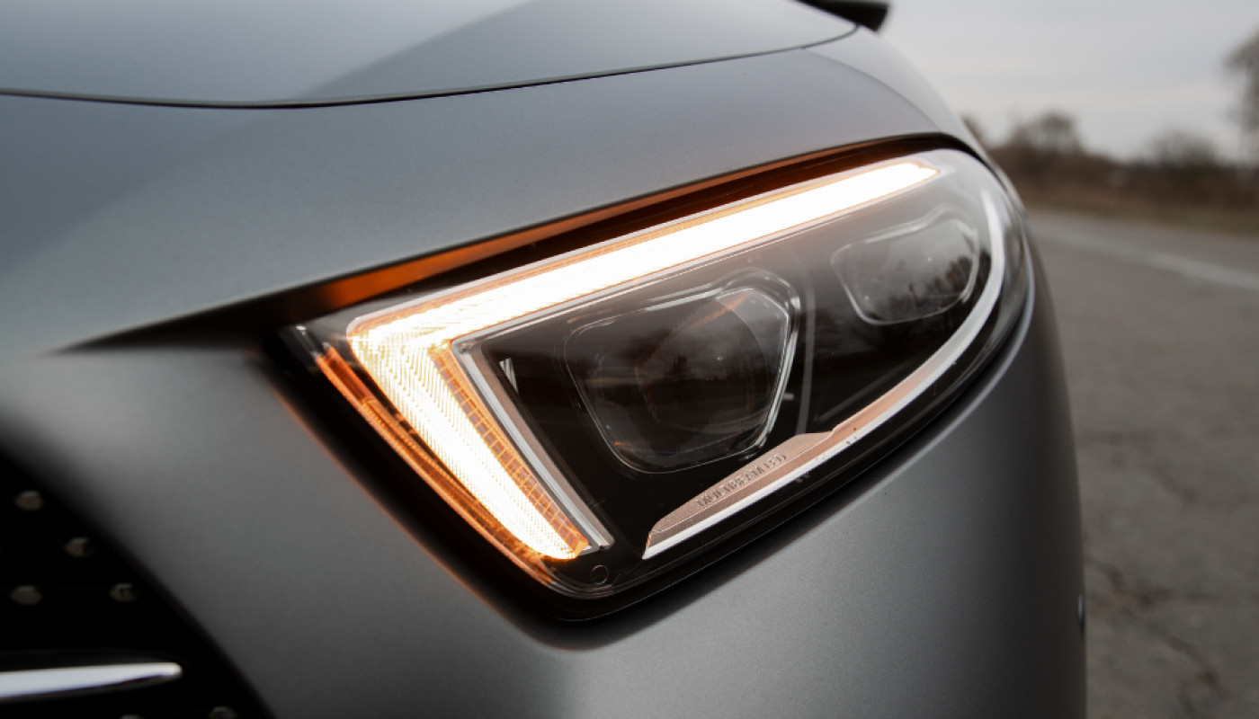 Comment changer ses phares de voiture ?
